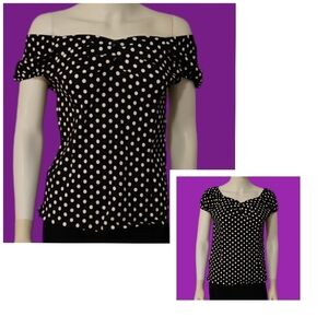 Measeor Monochrome Off Shoulder Rockabilly Polka Dot Top
